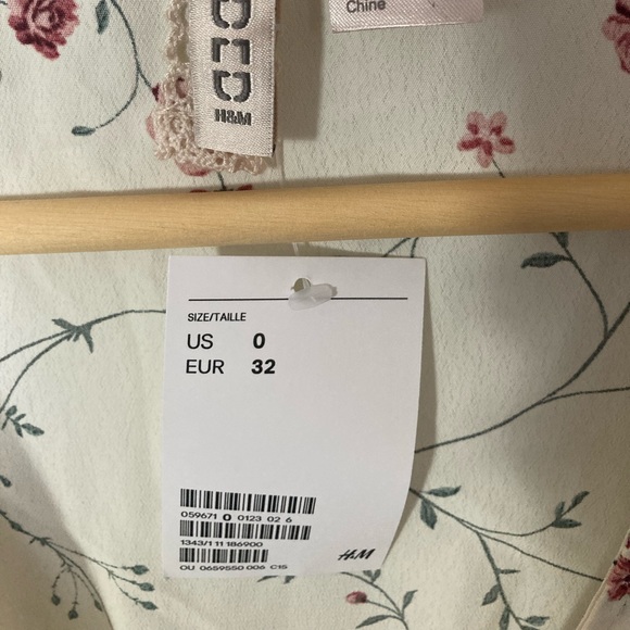 Brand NEW H&M floral print wrap dress - Picture 9 of 13